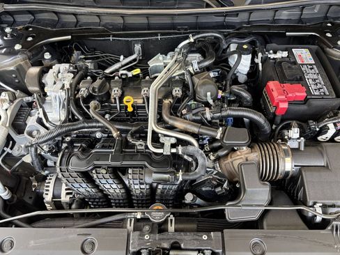 Used 2025 Nissan Altima 2.5 SV FWD image 32
