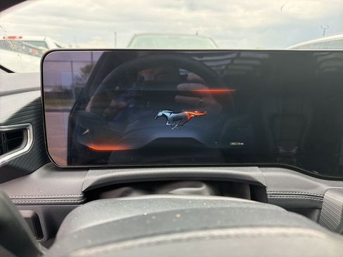 Used 2025 Ford Mustang Premium image 24