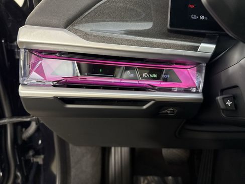 Used 2023 BMW i7 xDrive60 image 14