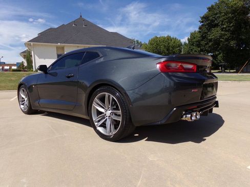Used 2017 Chevrolet Camaro LT RWD image 29