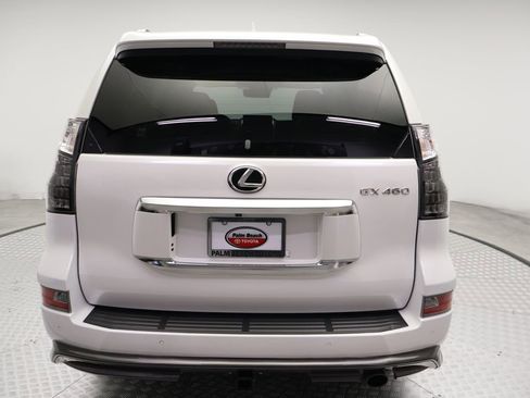 Used 2023 Lexus GX 460 Premium w/ Accessory Package AWD/4WD image 10