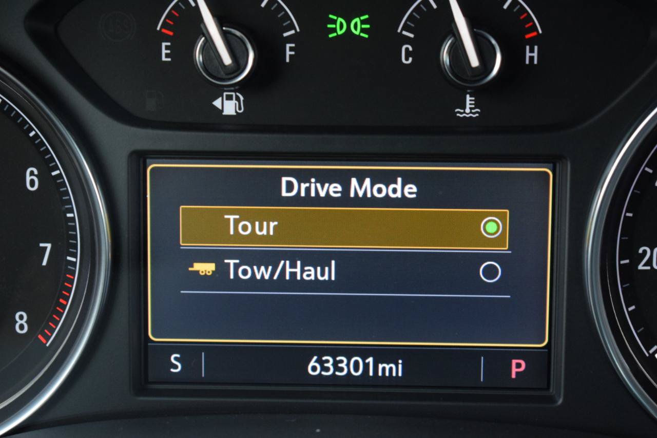 Used 2023 Buick Enclave Essence w/ Experience Buick Package FWD image 29