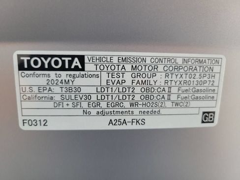 Used 2024 Toyota RAV4 XLE FWD image 33