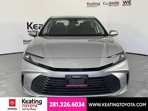 Used 2025 Toyota Camry LE FWD image 10