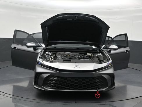 Used 2025 Toyota Camry SE FWD image 37