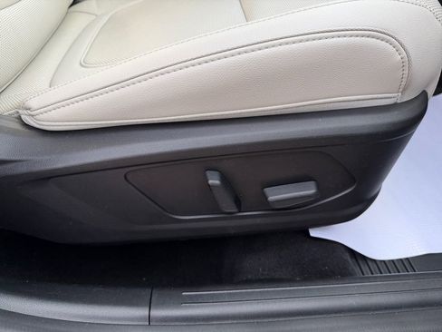 Certified 2022 Hyundai Tucson Limited w/ Winter Package image 22