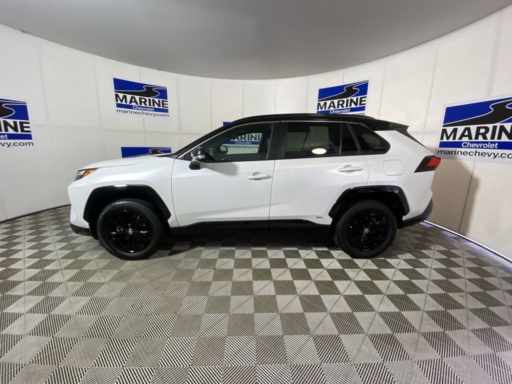 Used 2023 Toyota RAV4 XSE AWD/4WD image 10
