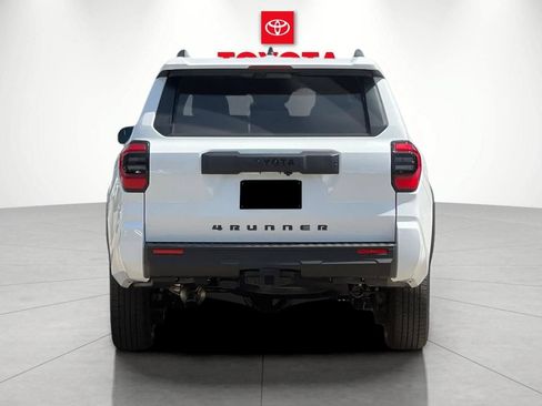 New 2026 Toyota 4Runner SR5 AWD/4WD image 2