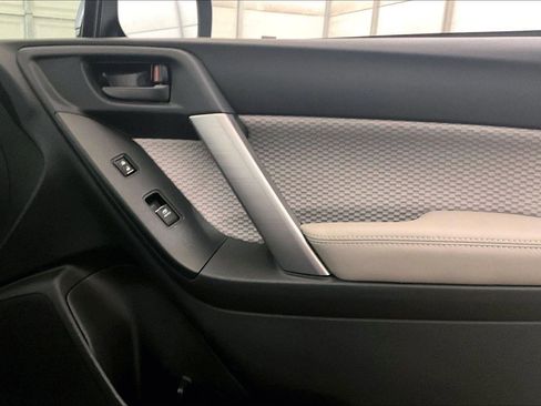 Used 2017 Subaru Forester 2.5i Premium w/ All-Weather Package image 23