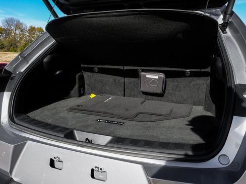 Used 2023 Lexus UX 250h FWD w/ Premium Package image 57