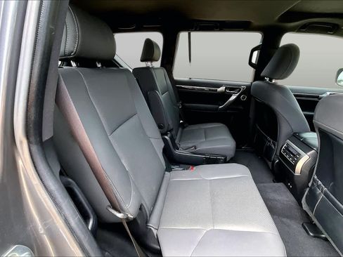 Used 2023 Lexus GX 460 Premium w/ Accessory Package AWD/4WD image 20