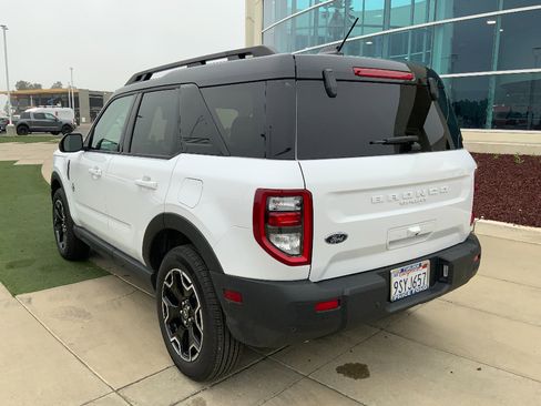 Used 2025 Ford Bronco Sport Outer Banks image 3