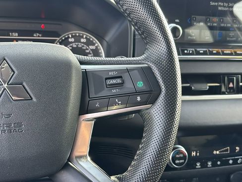 Used 2024 Mitsubishi Outlander SE image 18
