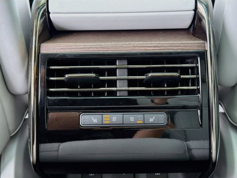Used 2023 Land Rover Range Rover Sport SE AWD/4WD image 21