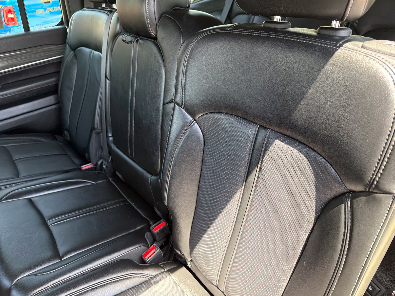 Used 2024 Jeep Wagoneer Series II w/ Flexible Seating Group RWD image 18