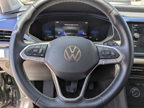 Used 2022 Volkswagen Taos SE FWD image 32