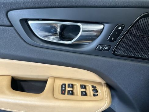 Used 2022 Volvo XC60 B5 Inscription AWD/4WD image 19