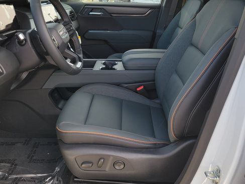 New 2026 GMC Acadia AT4 w/ Luxury Package AWD/4WD image 6