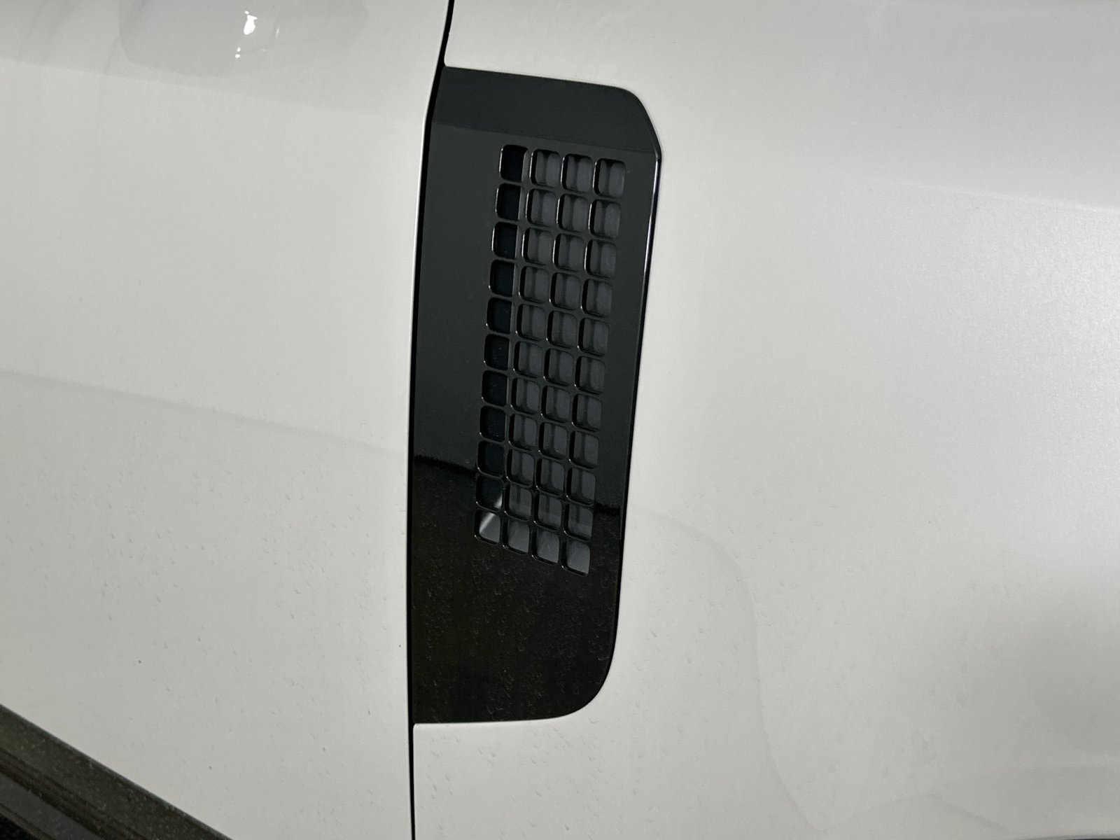 New 2026 Land Rover Defender 110 X AWD/4WD image 9