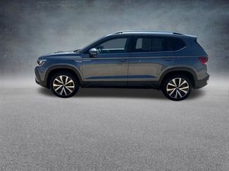 Used 2022 Volkswagen Taos SE video 2