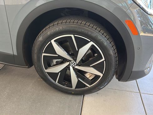 Certified 2023 Volkswagen ID.4 Pro S AWD/4WD image 11