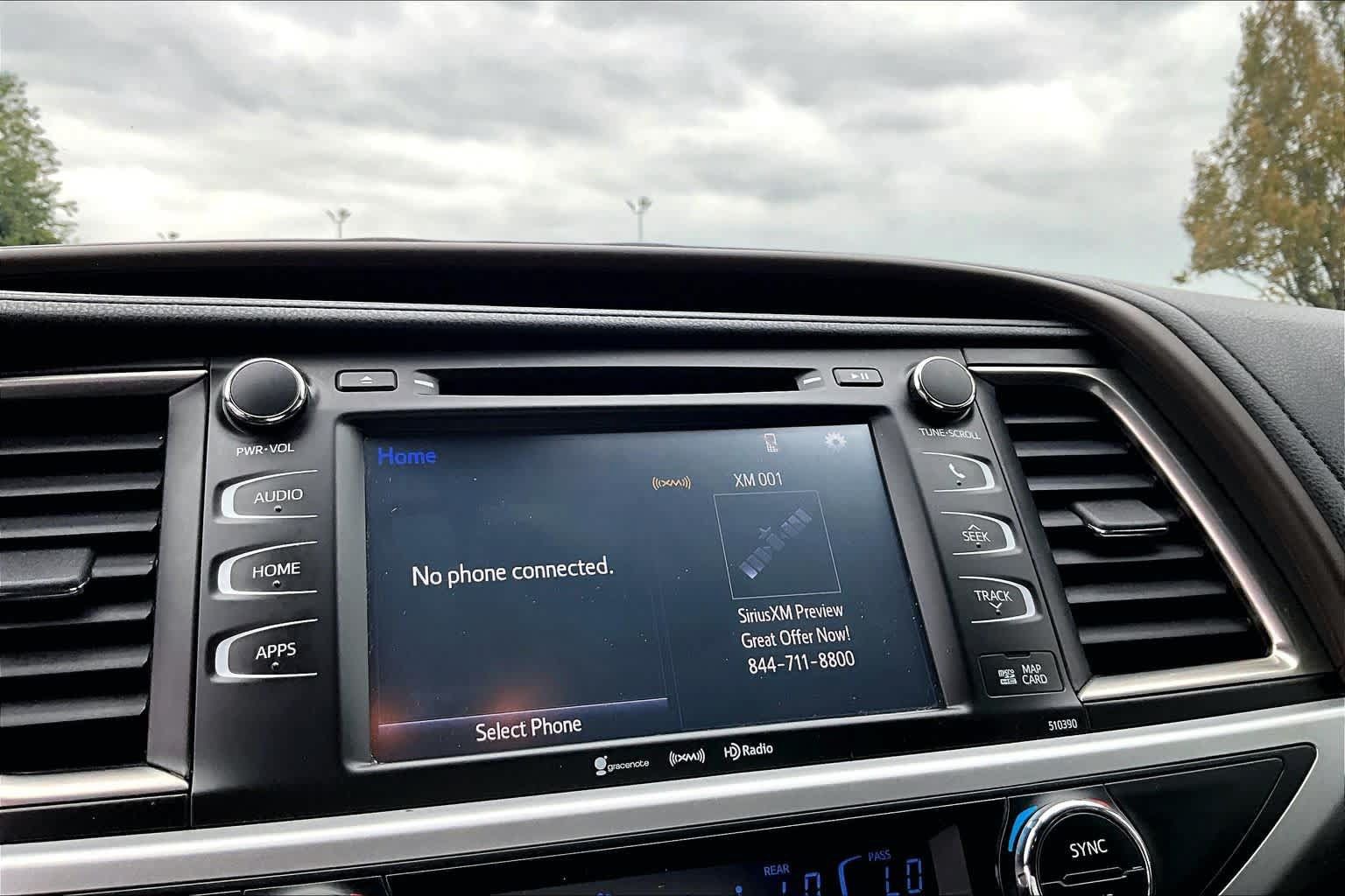 Used 2019 Toyota Highlander XLE AWD/4WD image 34