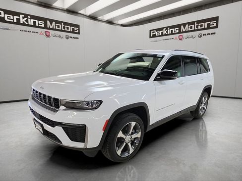 New 2026 Jeep Grand Cherokee L Limited AWD/4WD image 1