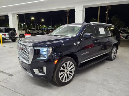 Used 2022 GMC Yukon XL Denali AWD/4WD image 2