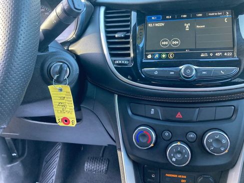 Used 2019 Chevrolet Trax LT image 22