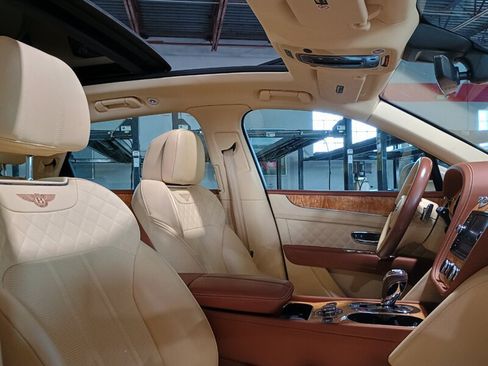 Used 2019 Bentley Bentayga AWD/4WD image 39
