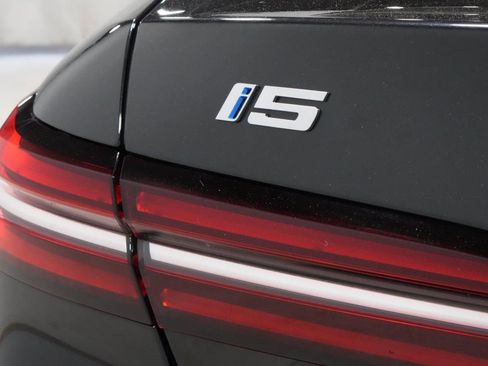 Used 2026 BMW i5 eDrive40 AWD/4WD image 24