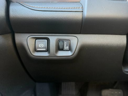 Used 2017 GMC Acadia SLE w/ Driver Alert Package I AWD/4WD image 8