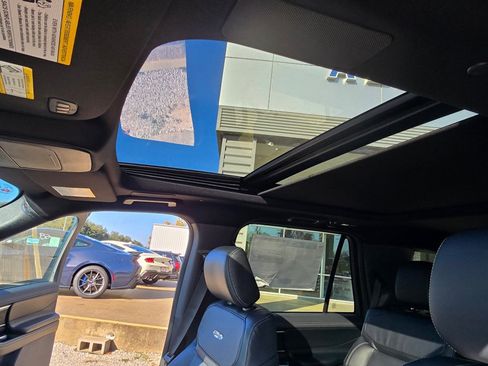 New 2025 Ford Expedition Platinum w/ Stealth Performance Package image 13