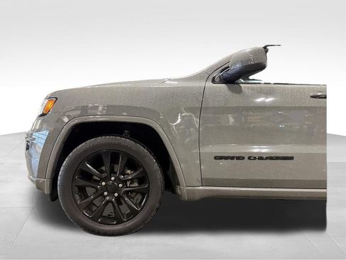Used 2020 Jeep Grand Cherokee Altitude AWD/4WD image 25