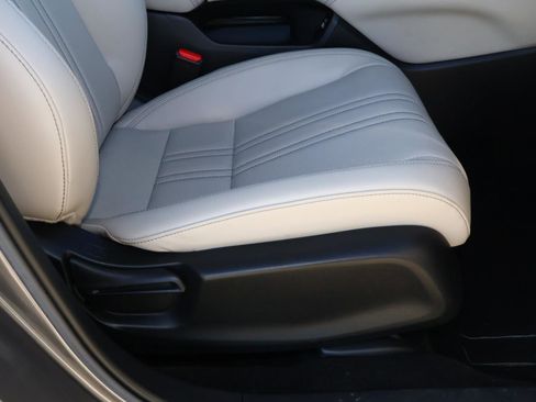 Used 2023 Honda HR-V EX-L image 18