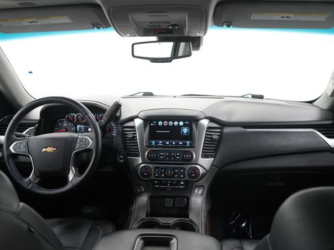 Used 2019 Chevrolet Suburban LT image 14