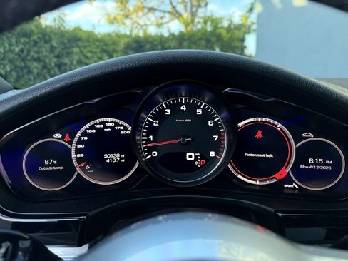 Used 2018 Porsche Panamera 4S image 35