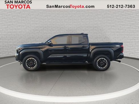 Certified 2025 Toyota Tacoma TRD Off-Road image 8