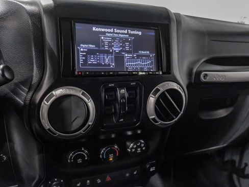 Used 2014 Jeep Wrangler Unlimited Rubicon w/ Connectivity Group image 23
