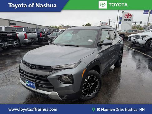 Used 2022 Chevrolet TrailBlazer LT w/ LPO, Blackout Package AWD/4WD image 1