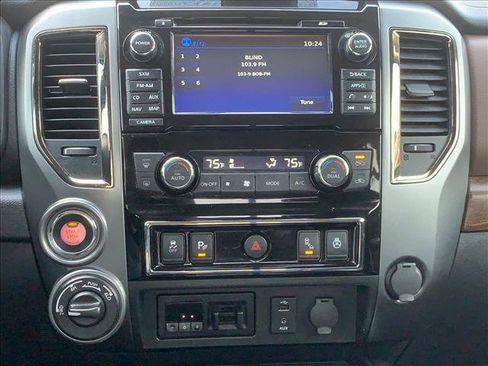 Used 2017 Nissan Titan Platinum Reserve AWD/4WD image 19