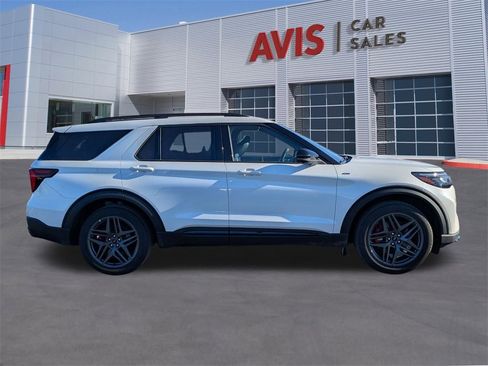 Used 2025 Ford Explorer ST-Line w/ ST-Line Street Pack image 7