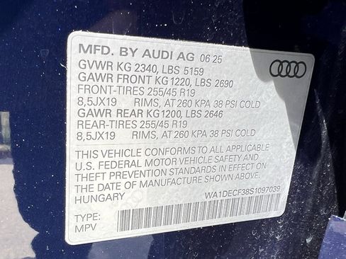 Certified 2025 Audi Q3 2.0T Premium w/ Convenience Package AWD/4WD image 37