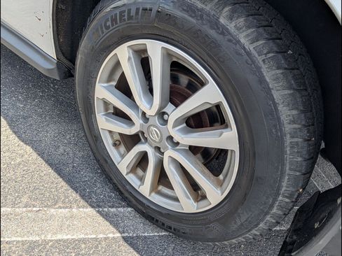 Used 2014 Nissan Pathfinder S FWD image 20