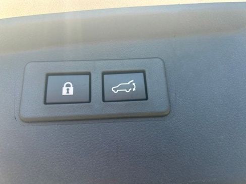 Used 2025 Subaru Outback Limited AWD/4WD image 11