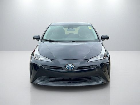 Used 2022 Toyota Prius LE image 2