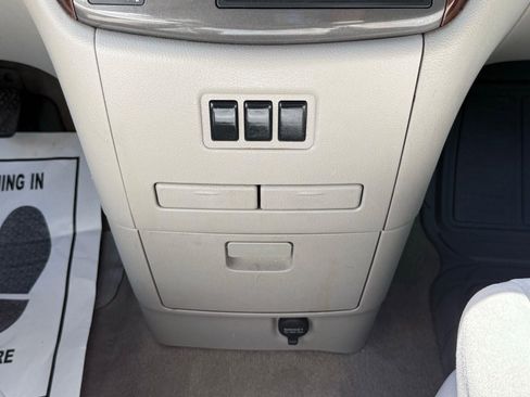 Used 2016 Nissan Quest SV image 57