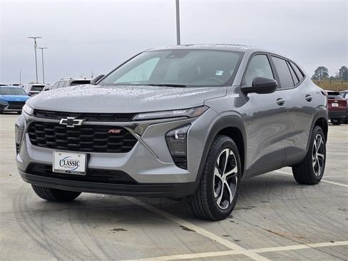 Certified 2024 Chevrolet Trax RS w/ Sunroof Package image 4