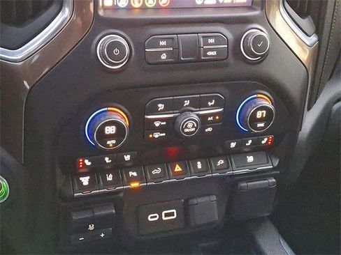 Used 2020 Chevrolet Silverado 3500 High Country w/ Technology Package image 18