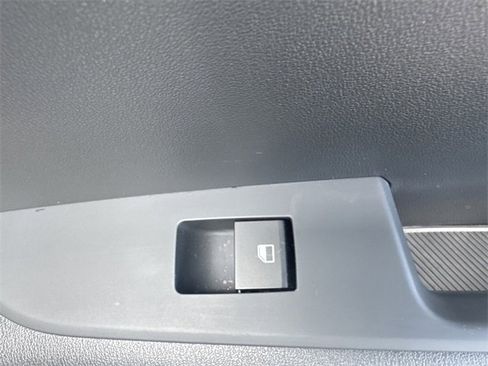 Certified 2025 Kia Niro LX image 28